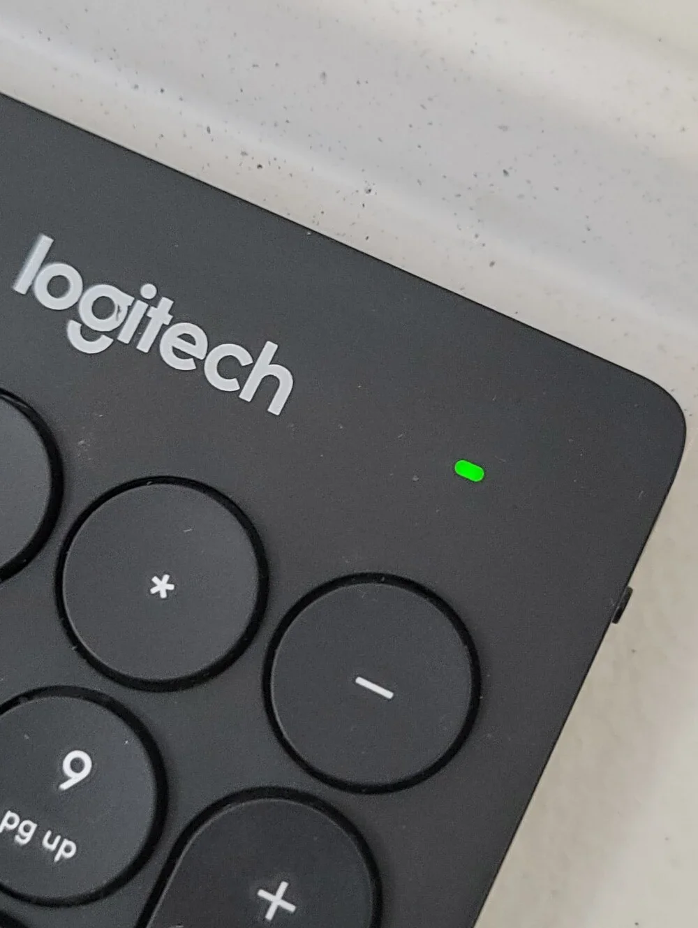 Logitech K780 Multi Device Wireless Keyboard Complete In Box!